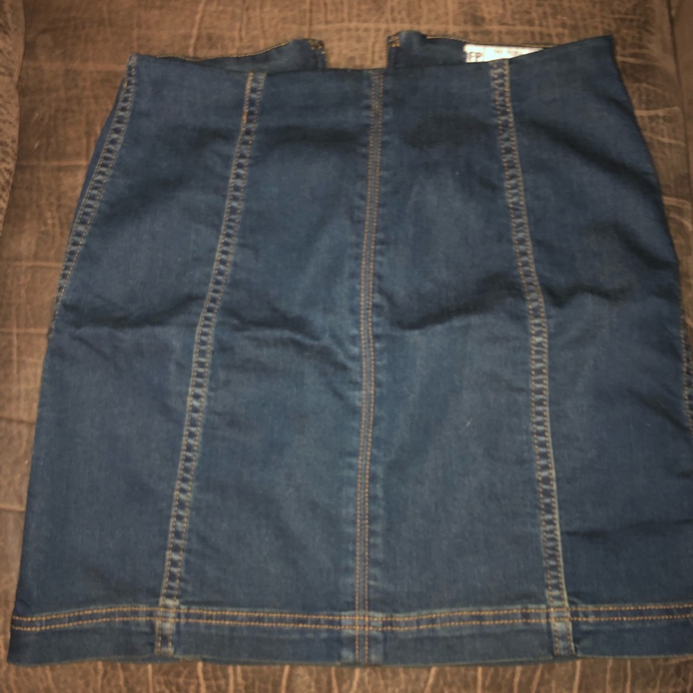 Adorable FREE PEOPLE denim skirt